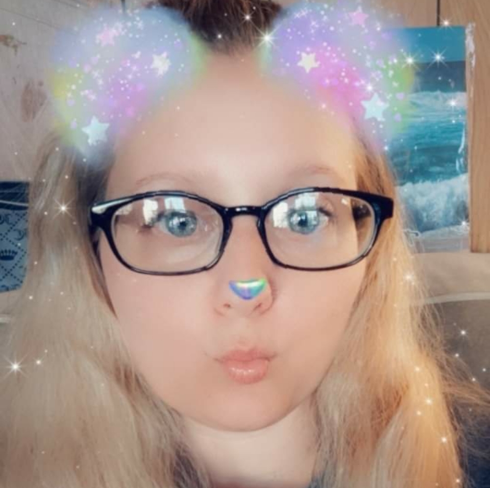 Meet your Posher, Crystal